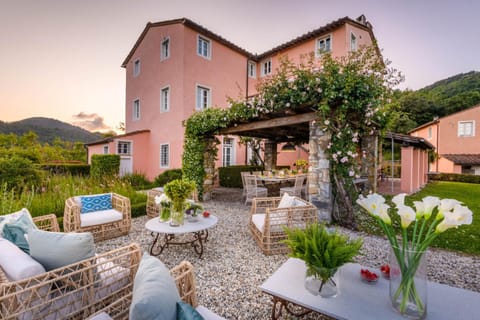 Property building, Patio, Spring, Garden, Mountain view