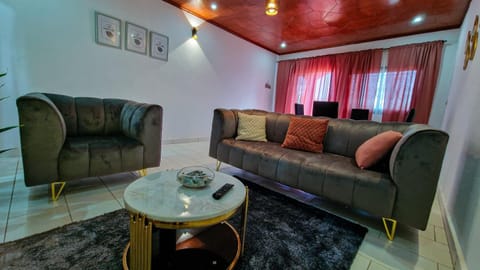 New237 #3 de Luxe Apartment in Yaoundé