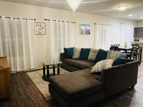 Cozy and peaceful Vacation rental in Broken Arrow