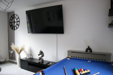 Communal lounge/ TV room, Billiard, Game Room, TV and multimedia, Evening entertainment