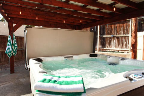 Patio, Hot Tub, towels