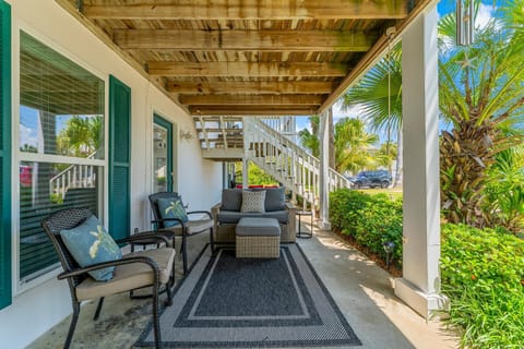 Patio, Balcony/Terrace, Seating area