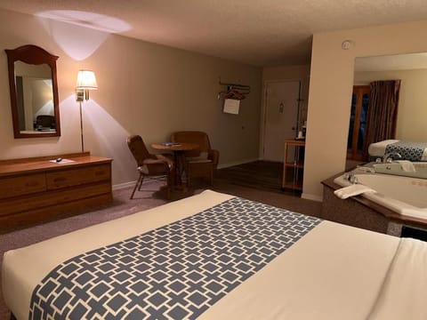 Four Seasons Inn Motel in Maggie Valley