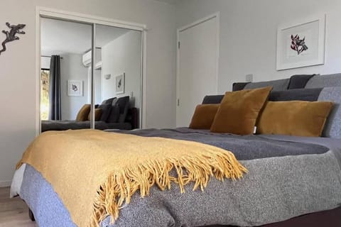 Bed, Bedroom, wardrobe