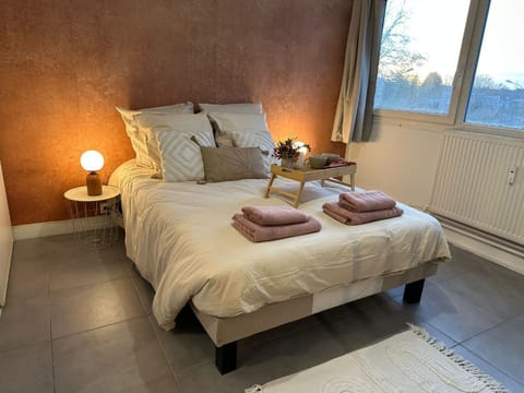 Bed, Bedroom