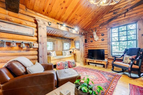 about 13 Mi to Main St Park City Cabin with Mtn Views! House in Summit Park