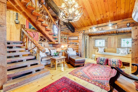 about 13 Mi to Main St Park City Cabin with Mtn Views! House in Summit Park