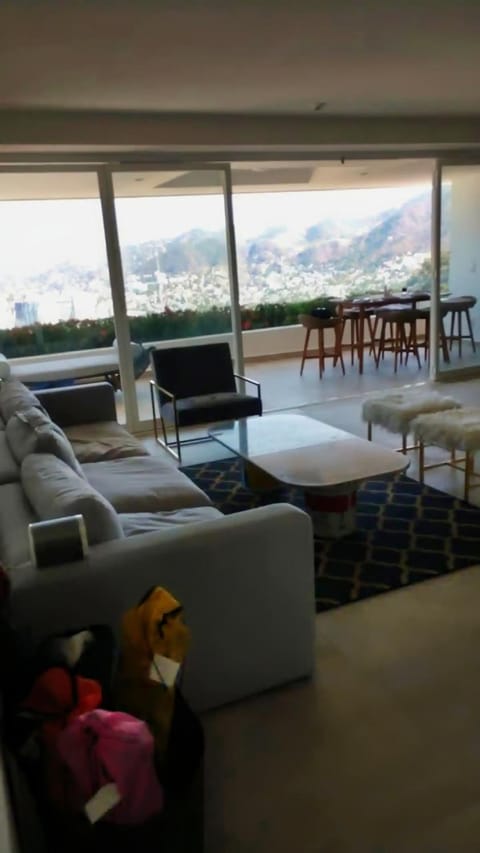 Seating area, Dining area, Mountain view