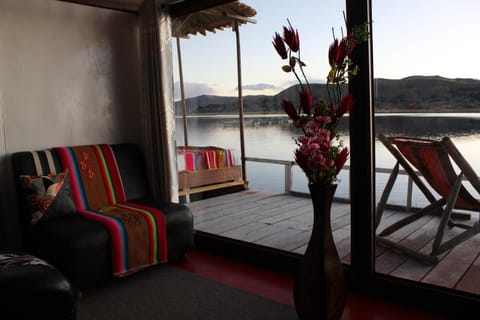 Day, Natural landscape, View (from property/room), Balcony/Terrace, Balcony/Terrace, Seating area, Lake view, Mountain view