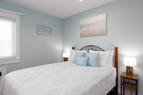 Oceanfront Paradise! Views, Beach and Luxury! Apartment in North Topsail Beach