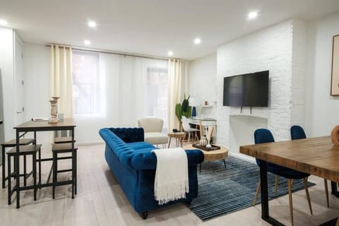 180-1 3BR 2Baths with Private Outdoors East Village Apartment in East Village