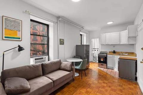 89-3FS Newly Furnished 2br 1bath Upper East Side Apartment in Upper East Side