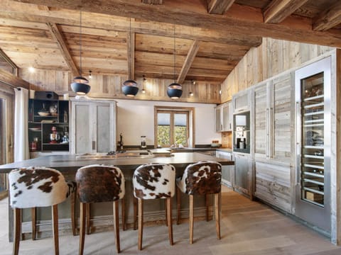 Chalet de Luxe avec Espace Détente au Centre de Courchevel - FR-1-568-55 Chalet in Saint-Bon-Tarentaise