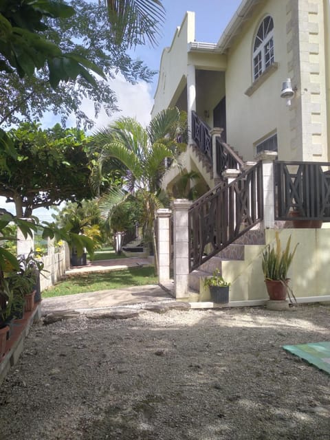 Almond Palm Apartment Apartment in Bridgetown