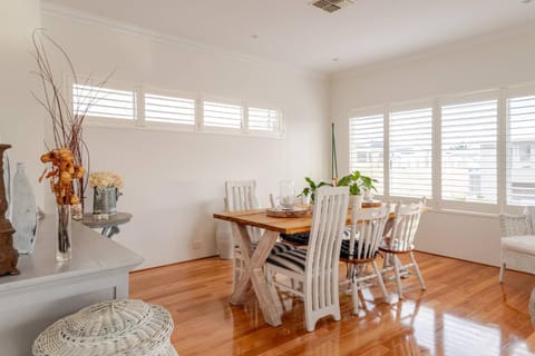 Located in the Mindarie Marina a Luxury House in a Perfect Location House in Perth