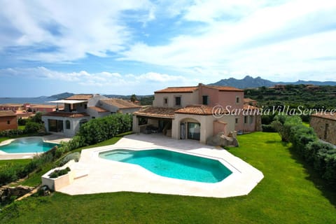 Pool view, Swimming pool, sunbed