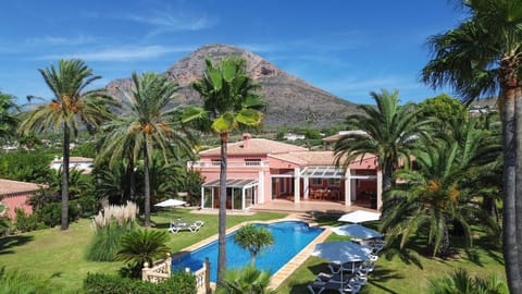 Solarium, Swimming pool