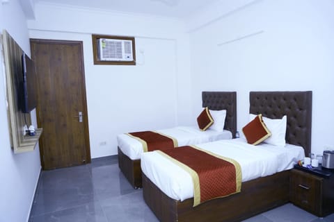 Hotel La Corporate Suite Hotel in Noida