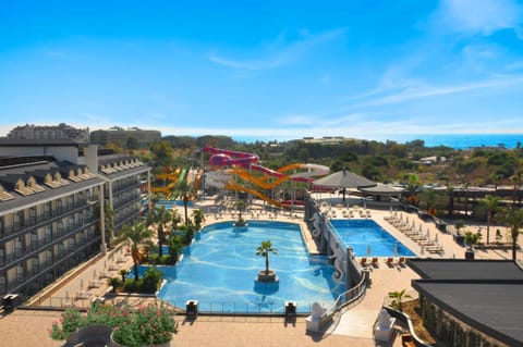 Pool view, Swimming pool, sunbed