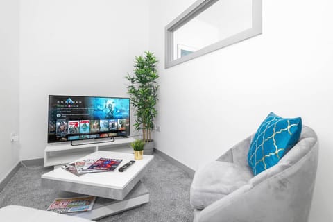 TV and multimedia, Living room, Seating area