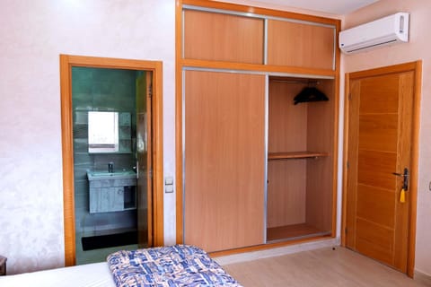 Bed, Photo of the whole room, Bedroom, wardrobe, air conditioner