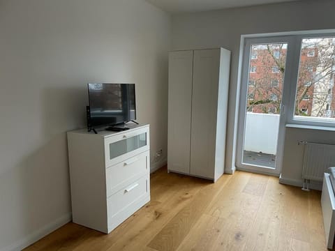 Moderne 100qm Wohnung mit Balkon Apartment in Hanover