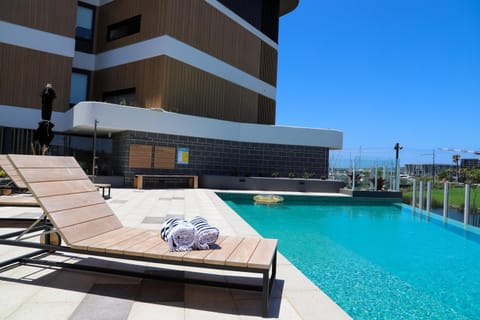 Pool view, Swimming pool, sunbed