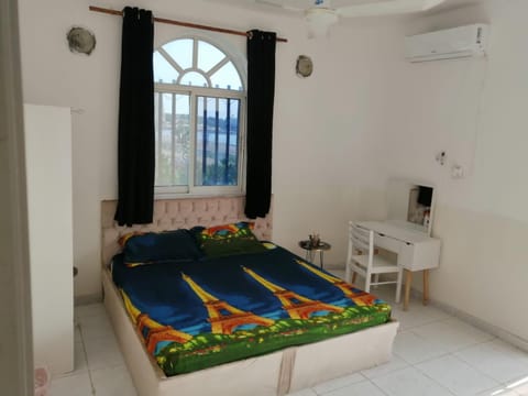 Bed, Photo of the whole room, Bedroom, air conditioner