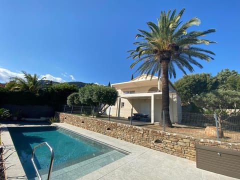 Villa avec piscine à 300 m des plages d'AIGUEBELLE - Le Lavandou House in Le Lavandou