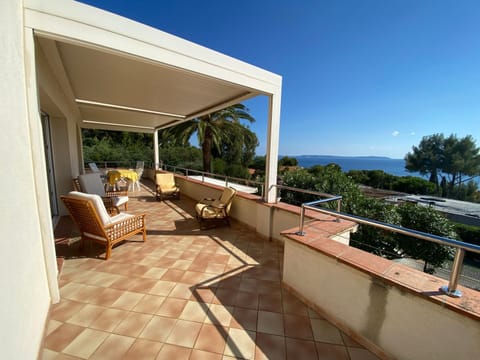 Villa avec piscine à 300 m des plages d'AIGUEBELLE - Le Lavandou House in Le Lavandou