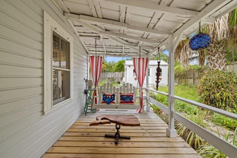 Merrilly Cottage House in Cedar Key