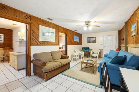 Blue Fish Apartment in Cedar Key