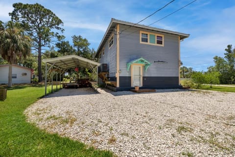 Blue Fish Apartment in Cedar Key