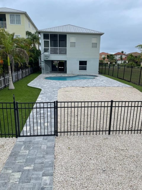 Pool view, Swimming pool, Swimming pool