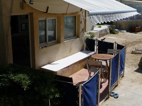 Cabanon Calanque House in Marseille