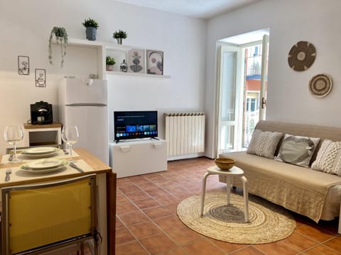 TV and multimedia, Living room, Dining area