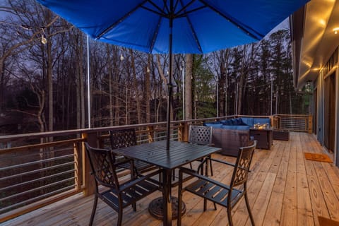 Patio, Dining area