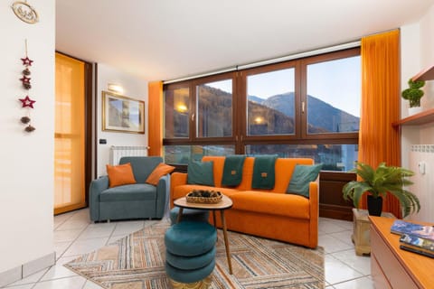 Living room, Seating area, Mountain view