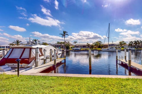 Dockside Dream at Dolphin Club Apartment in Punta Gorda