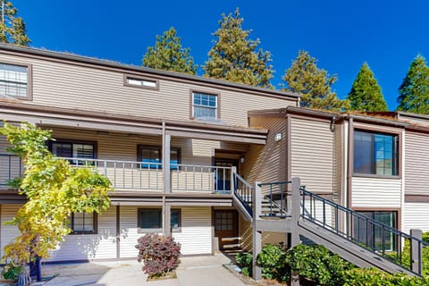 Eagles Nest on Lake Arrowhead Apartment in Lake Arrowhead