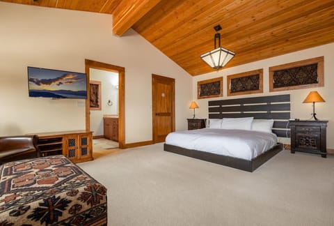 Bedrooms Galore Hottub Short Flat Walk to Lift Chalet in Kimberley