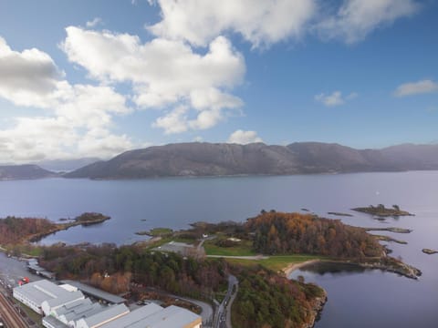 Nearby landmark, Neighbourhood, Natural landscape, Mountain view, Sea view