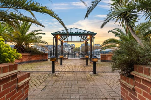 Property building, Day, Natural landscape