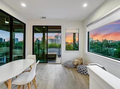 Austin Downtown Dream Escape with views - Sleeps 12 House in Austin