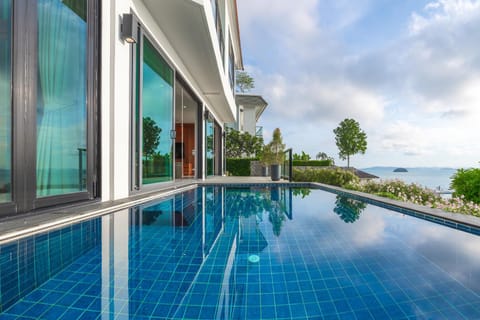 Sea view, Swimming pool