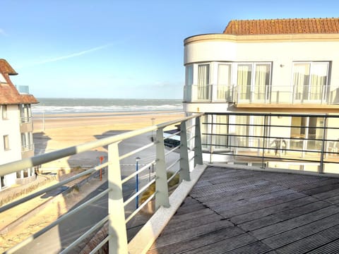 Windjammer A3 - Sea View Apartment in De Panne