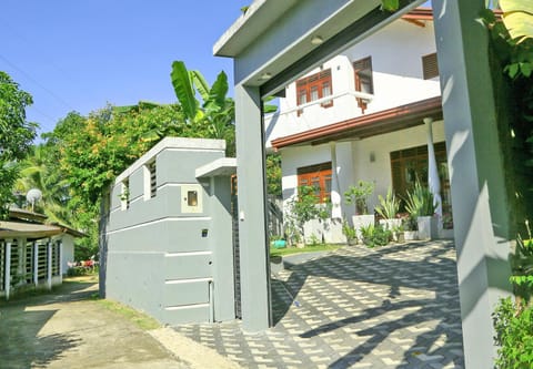 Property building, Spring, Day, Garden, Garden view