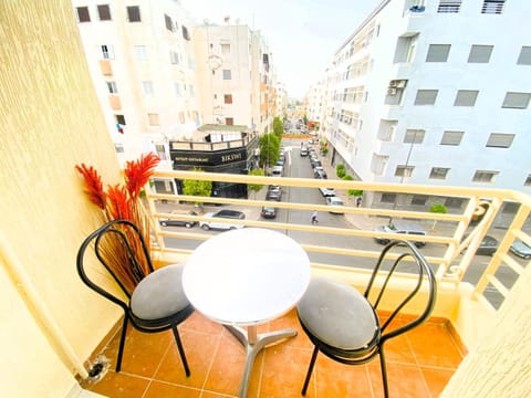 View (from property/room), Balcony/Terrace, City view