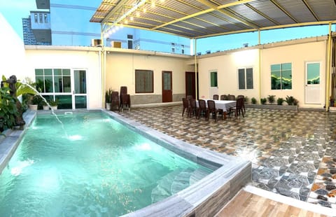 Villa hồ bơi - Cách biển Bãi Sau 50m - sân BBQ siêu rộng - 81 Thuỳ Vân Villa in Vung Tau