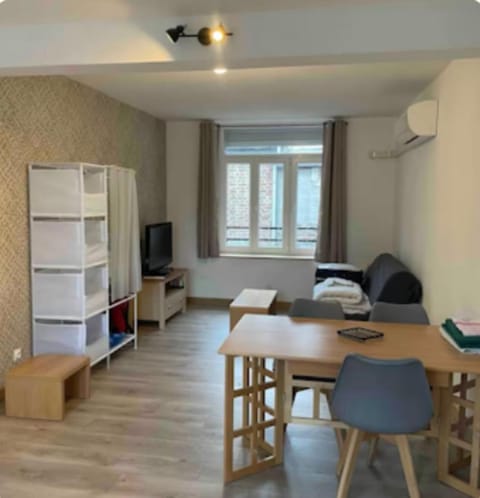 Studio Calais Apartment in Calais